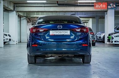 Седан Mazda 3 2017 в Киеве