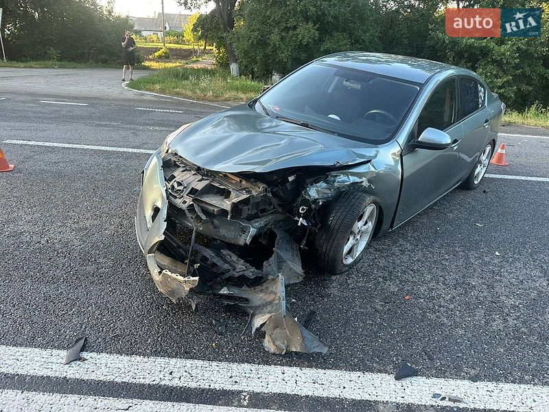 Седан Mazda 3 2012 в Николаеве