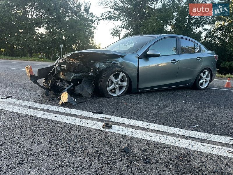 Седан Mazda 3 2012 в Николаеве