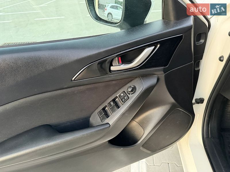 Седан Mazda 3 2015 в Києві