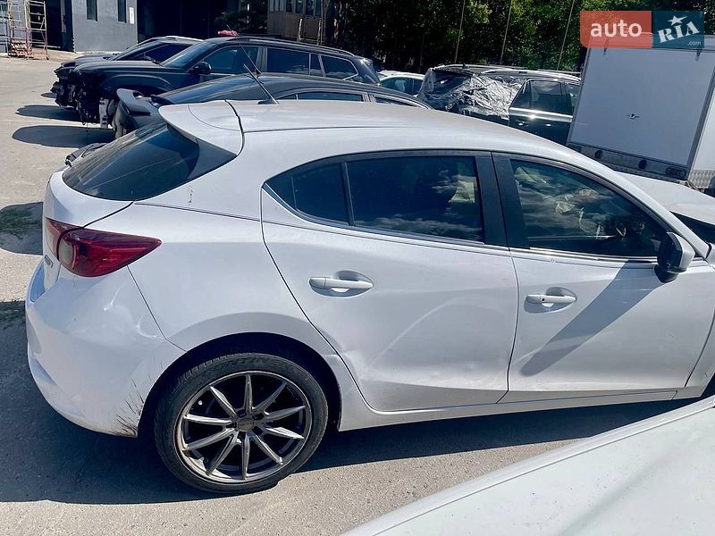 Хэтчбек Mazda 3 2017 в Харькове