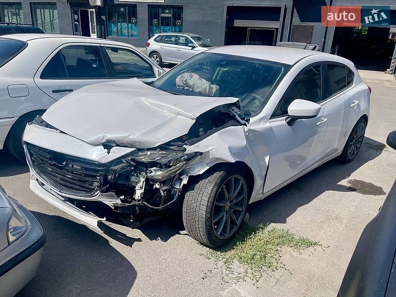 Хэтчбек Mazda 3 2017 в Харькове