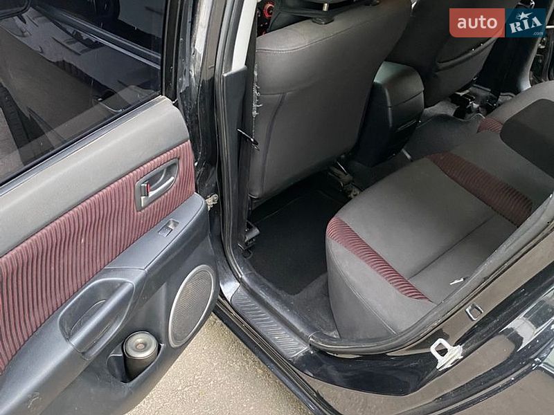 Хэтчбек Mazda 3 2003 в Заре