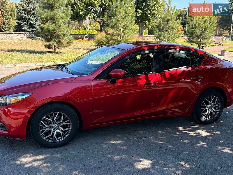 Седан Mazda 3 2017 в Кременчуге