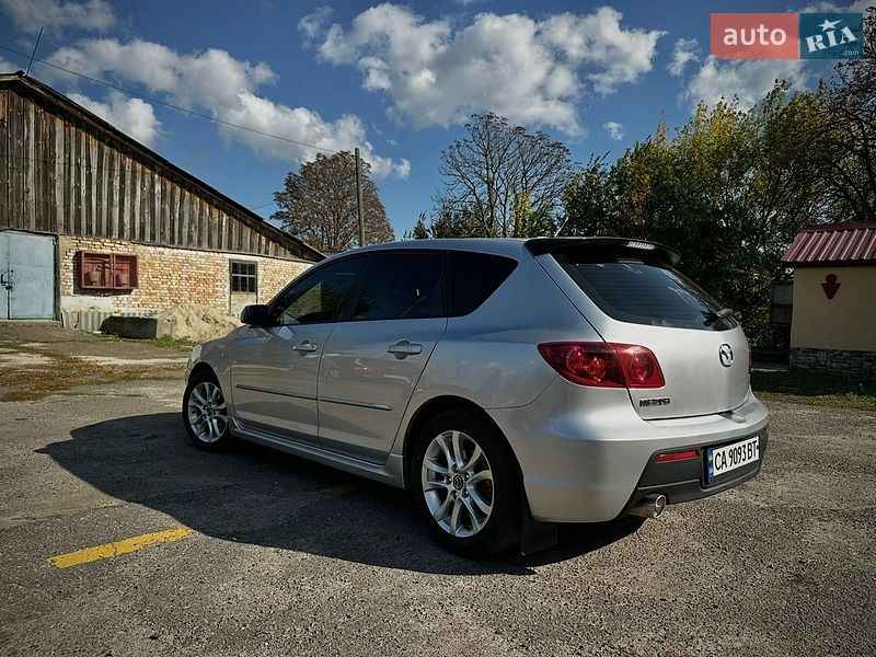 Хэтчбек Mazda 3 2003 в Корсуне-Шевченковском