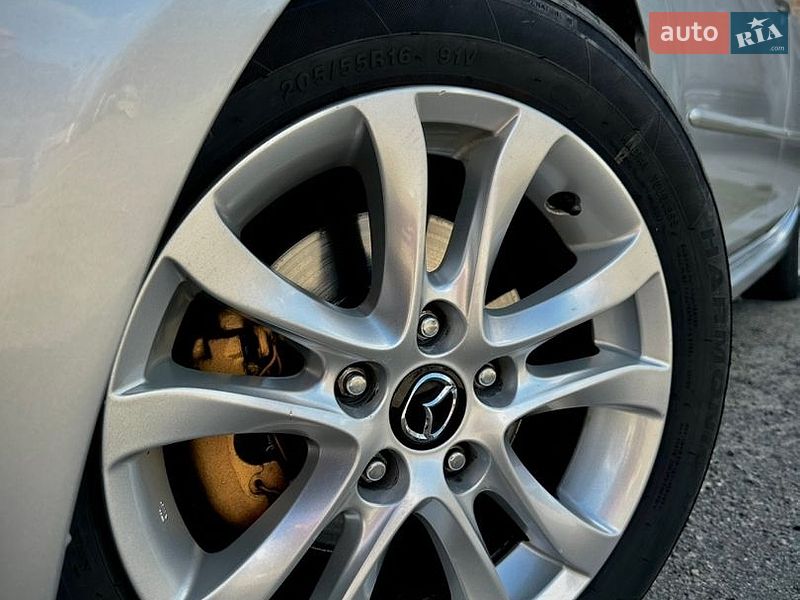 Хэтчбек Mazda 3 2003 в Корсуне-Шевченковском
