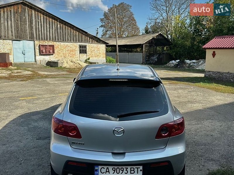 Хэтчбек Mazda 3 2003 в Корсуне-Шевченковском