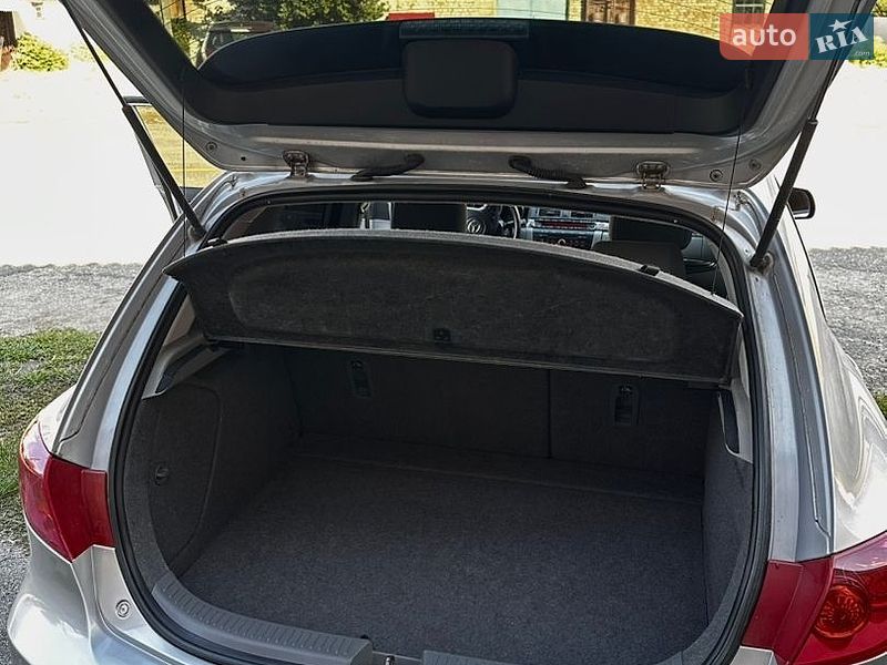 Хетчбек Mazda 3 2003 в Корсунь-Шевченківському