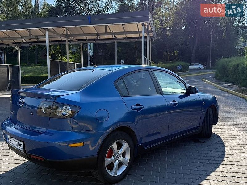 Седан Mazda 3 2005 в Каменском
