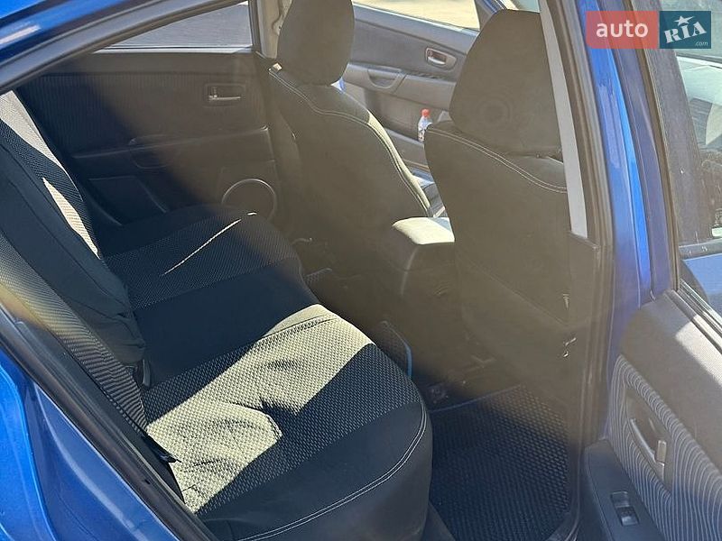 Седан Mazda 3 2005 в Каменском