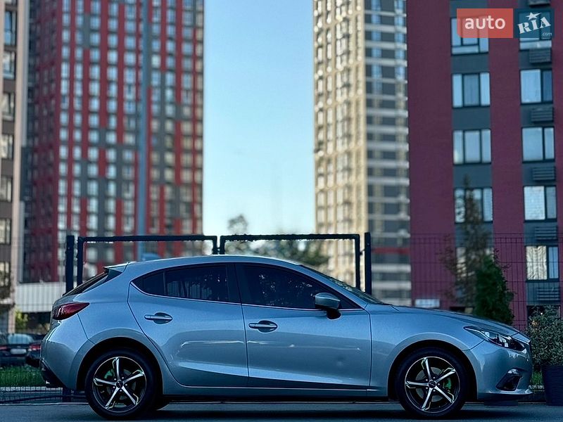 Хэтчбек Mazda 3 2013 в Киеве