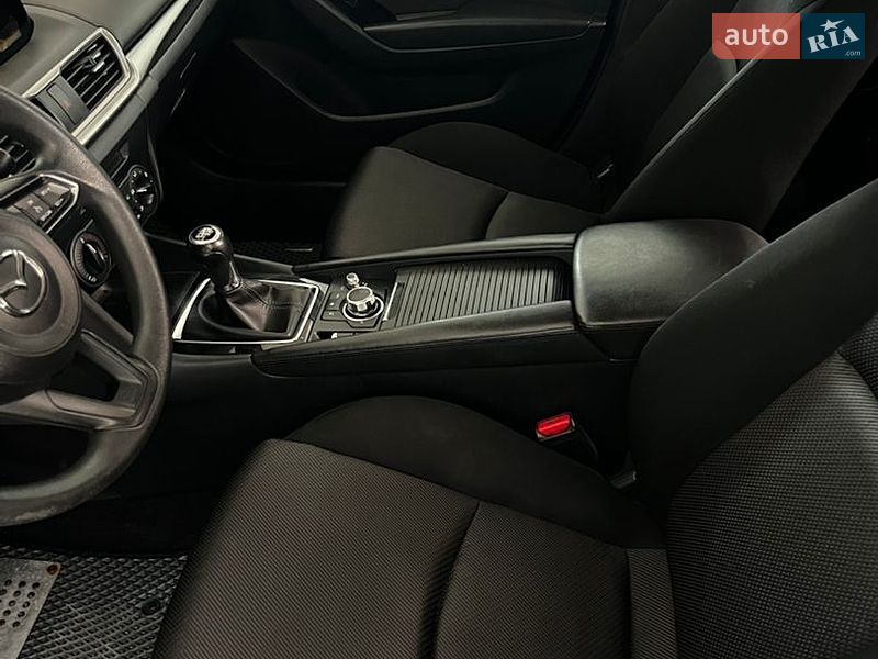 Седан Mazda 3 2016 в Кременчуці