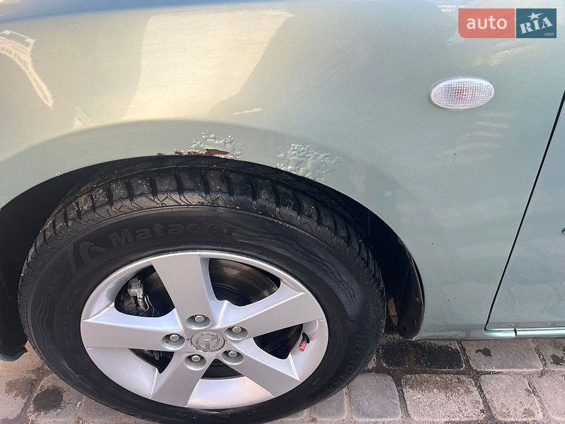 Хетчбек Mazda 3 2004 в Южному