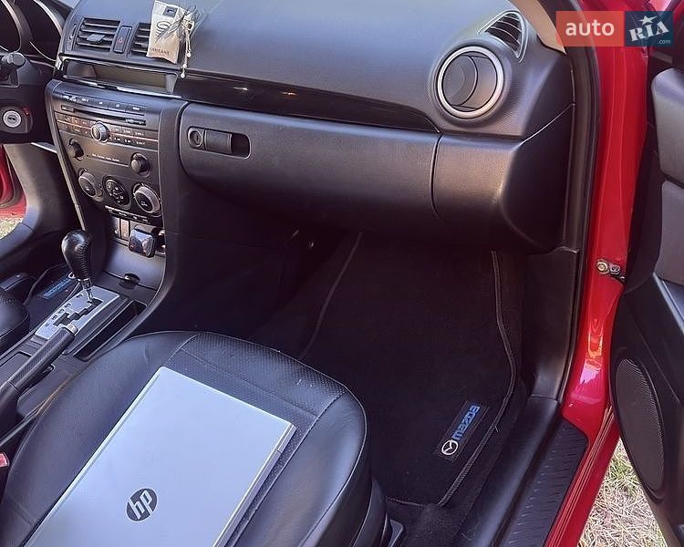 Седан Mazda 3 2005 в Снигиревке