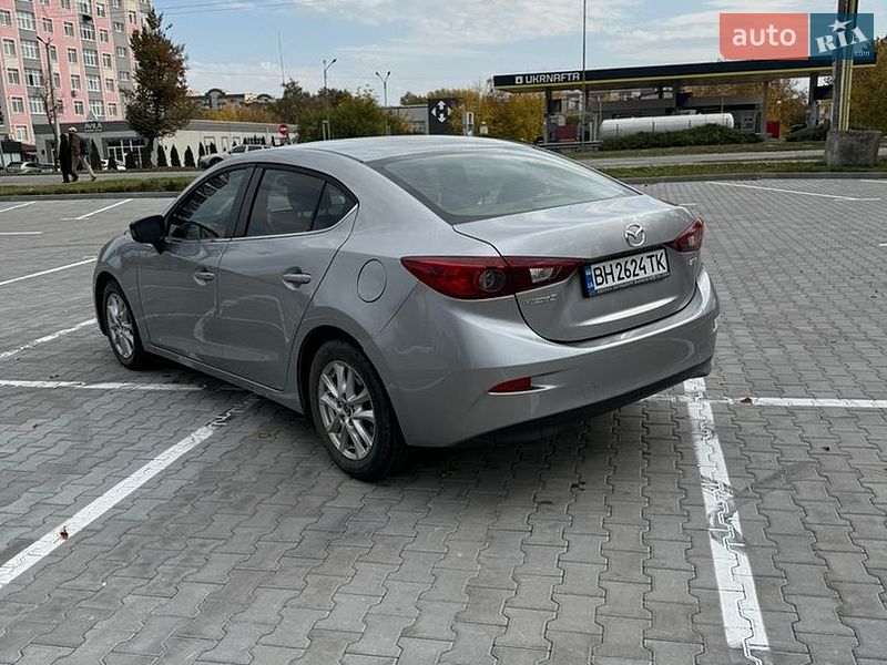 Седан Mazda 3 2016 в Хмельницком
