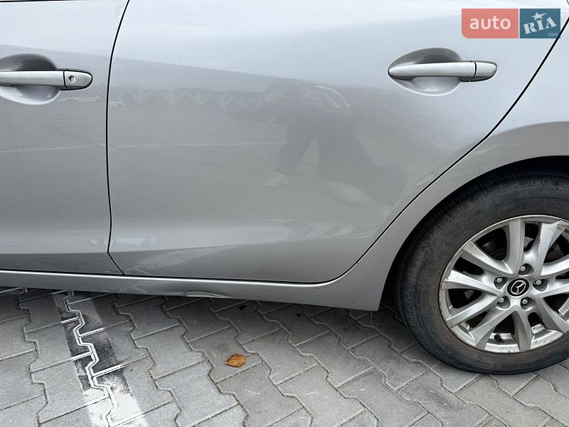 Седан Mazda 3 2016 в Хмельницком