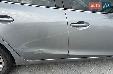 Седан Mazda 3 2016 в Хмельницком