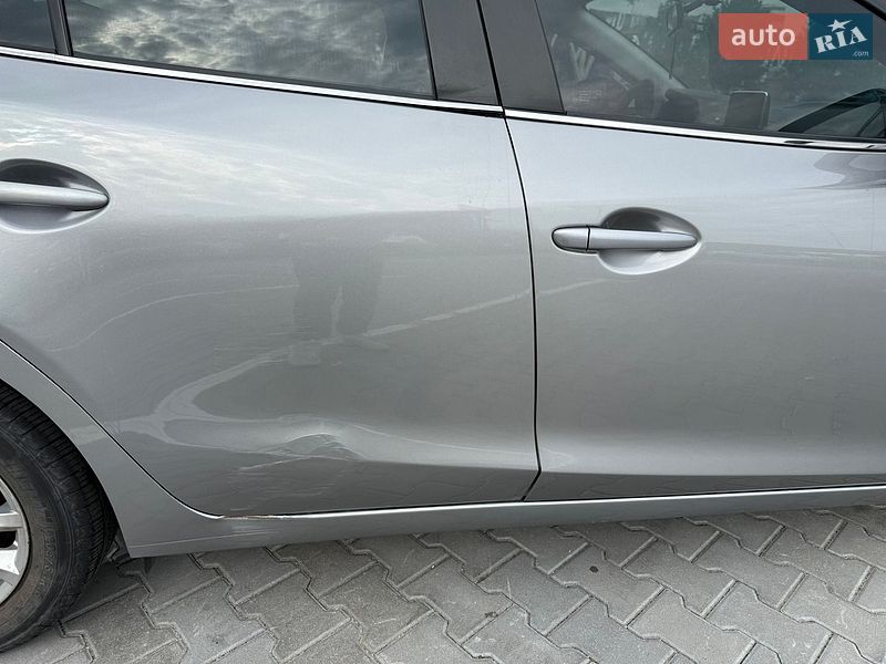 Седан Mazda 3 2016 в Хмельницком
