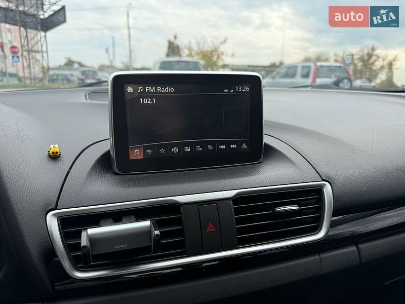 Седан Mazda 3 2016 в Хмельницком