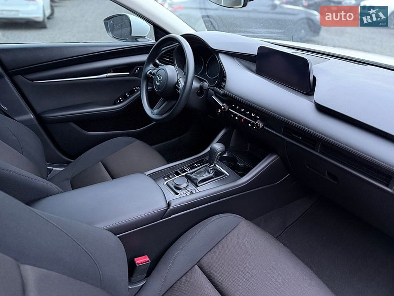 Седан Mazda 3 2024 в Луцке