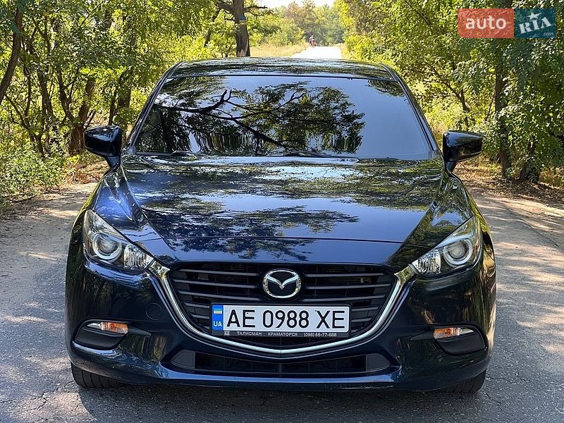 Седан Mazda 3 2018 в Днепре