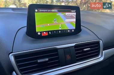 Седан Mazda 3 2018 в Днепре