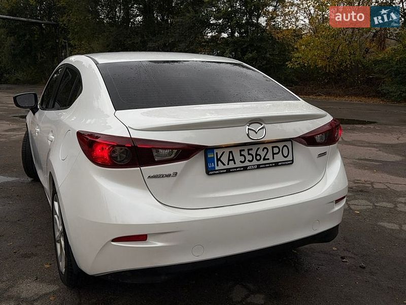 Седан Mazda 3 2018 в Киеве