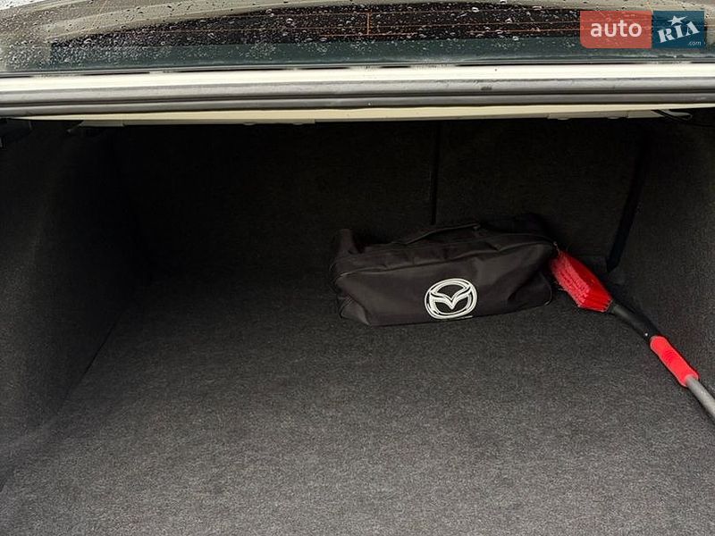 Седан Mazda 3 2018 в Киеве