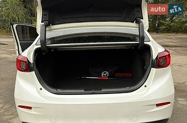 Седан Mazda 3 2018 в Киеве