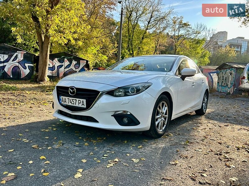 Седан Mazda 3 2016 в Києві