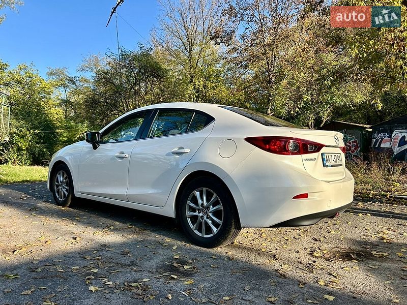 Седан Mazda 3 2016 в Києві