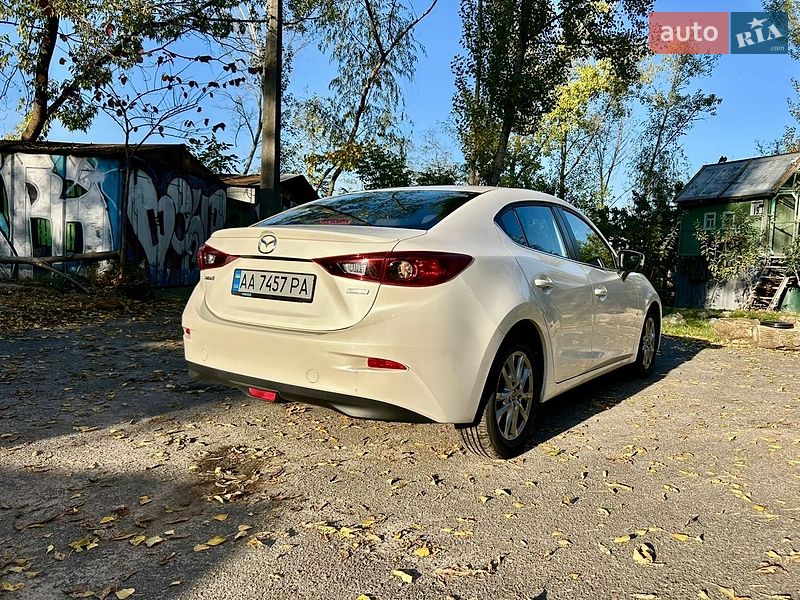 Седан Mazda 3 2016 в Києві