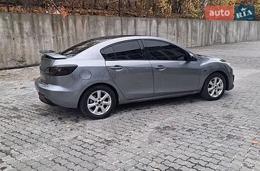 Седан Mazda 3 2011 в Івано-Франківську