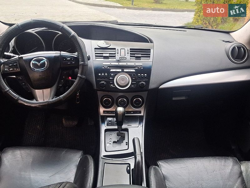 Седан Mazda 3 2011 в Івано-Франківську