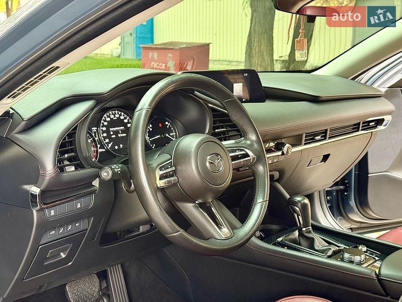 Седан Mazda 3 2023 в Дніпрі
