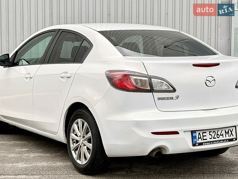 Седан Mazda 3 2013 в Запорожье
