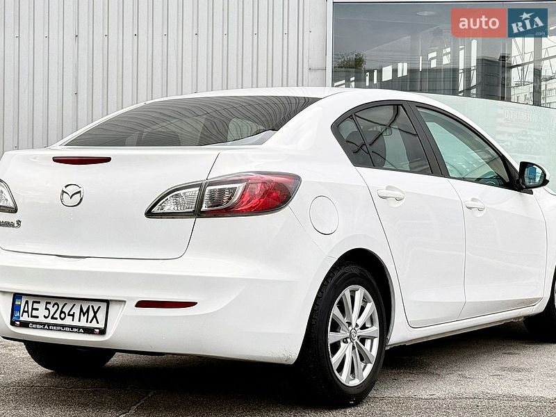 Седан Mazda 3 2013 в Запорожье