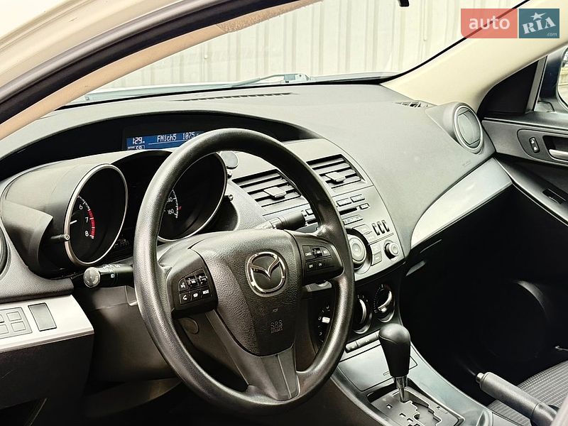 Седан Mazda 3 2013 в Запорожье