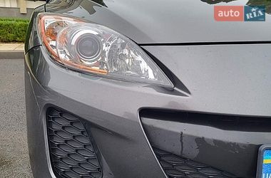 Седан Mazda 3 2011 в Черкасах