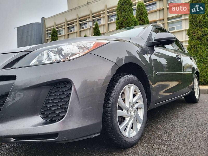 Седан Mazda 3 2011 в Черкасах