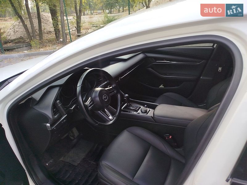 Седан Mazda 3 2019 в Дніпрі