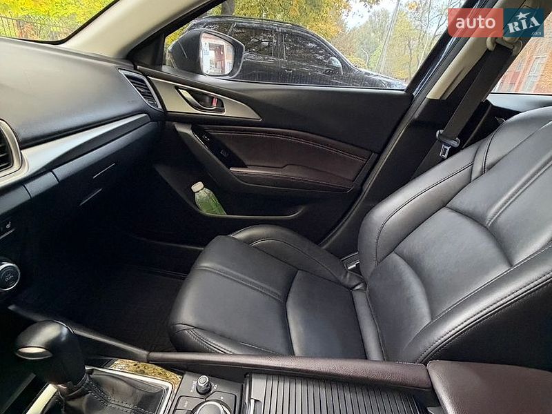 Хэтчбек Mazda 3 2018 в Днепре
