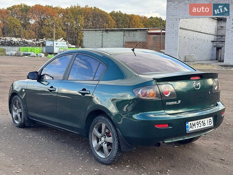 Седан Mazda 3 2005 в Коростене