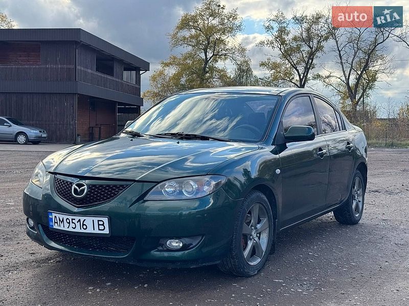 Седан Mazda 3 2005 в Коростене