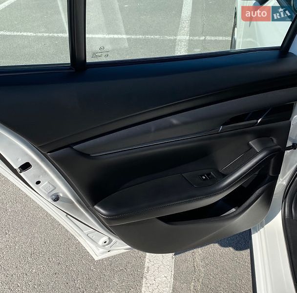 Седан Mazda 3 2023 в Кам'янець-Подільському
