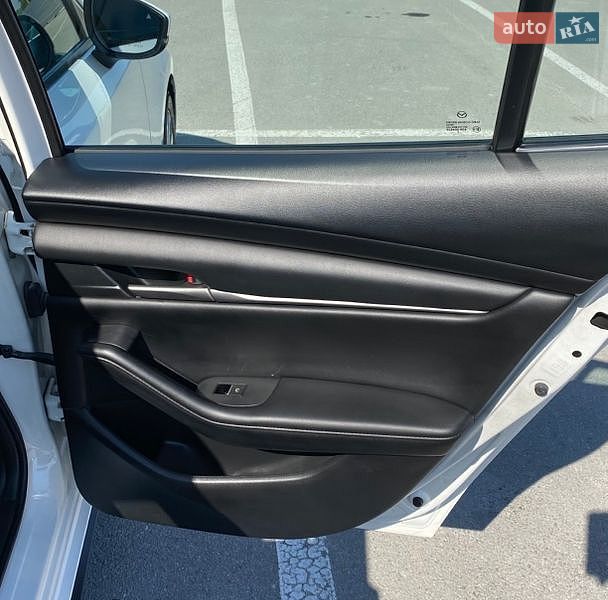 Седан Mazda 3 2023 в Кам'янець-Подільському