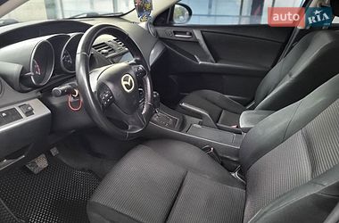 Седан Mazda 3 2011 в Черкасах