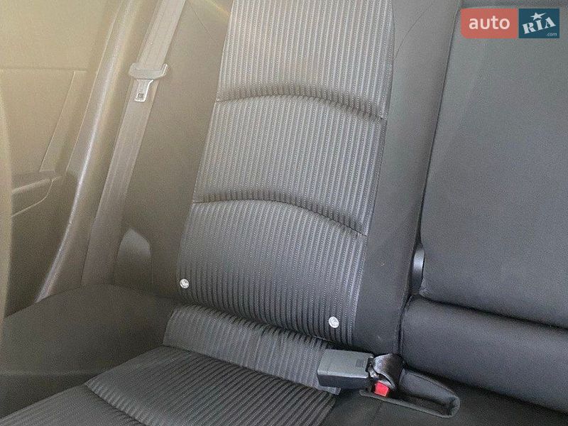 Седан Mazda 3 2015 в Киеве