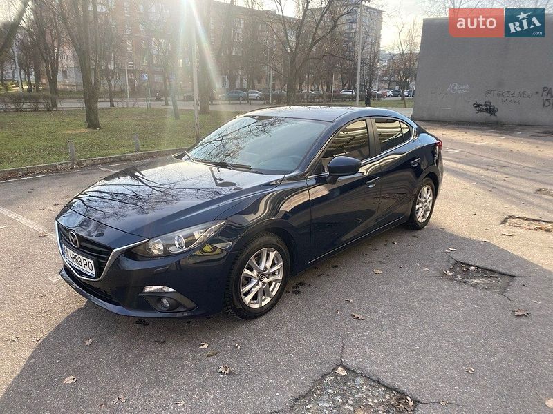 Седан Mazda 3 2015 в Киеве