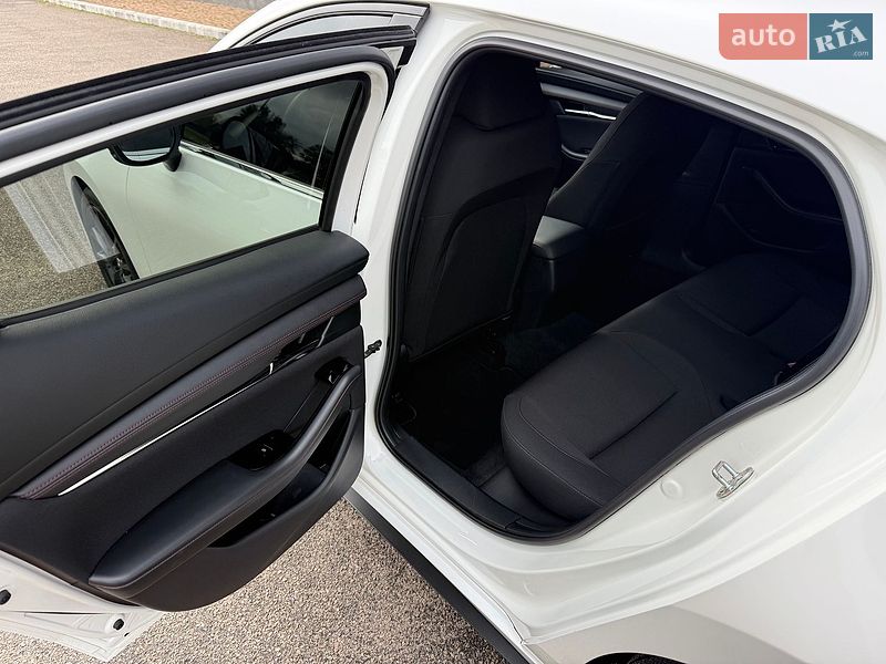 Хэтчбек Mazda 3 2021 в Киеве